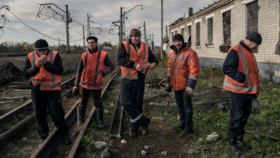 Iron People - документална фотоизложба